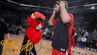 Next Story Image: Top Tweets: The Bulls' mascot really misses Robin Lopez